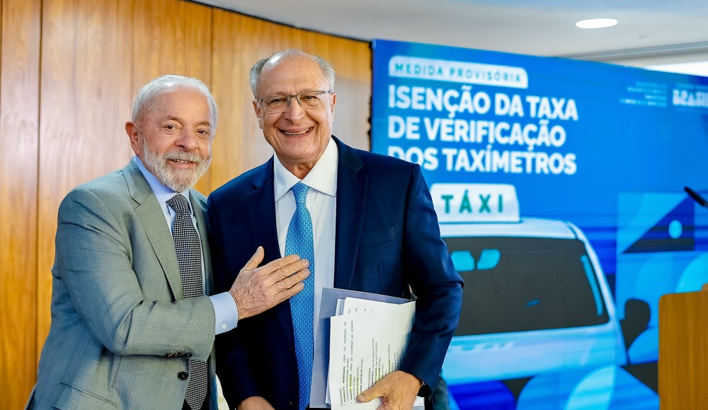 Taxistas terão economia de R$ 9 milhões por ano com a isenção da taxa de verificação de taxímetros