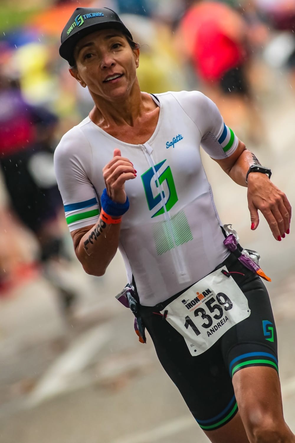 Mesmo em meio ao tratamento contra o câncer, goiana conquista vaga para o mundial IronMan, no Havaí