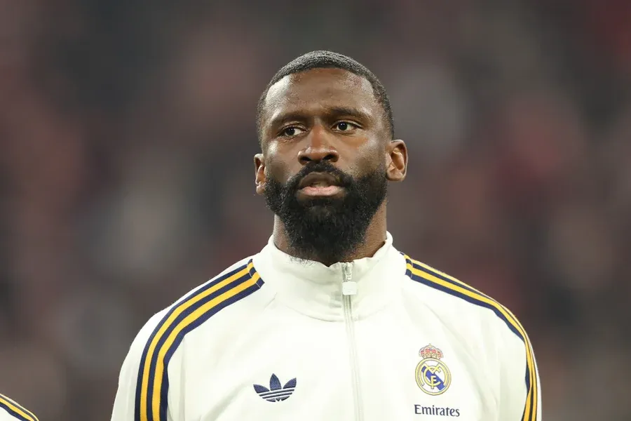 Lateral do Real Madrid confirma agressão de Rudiger após discussão no vestiário