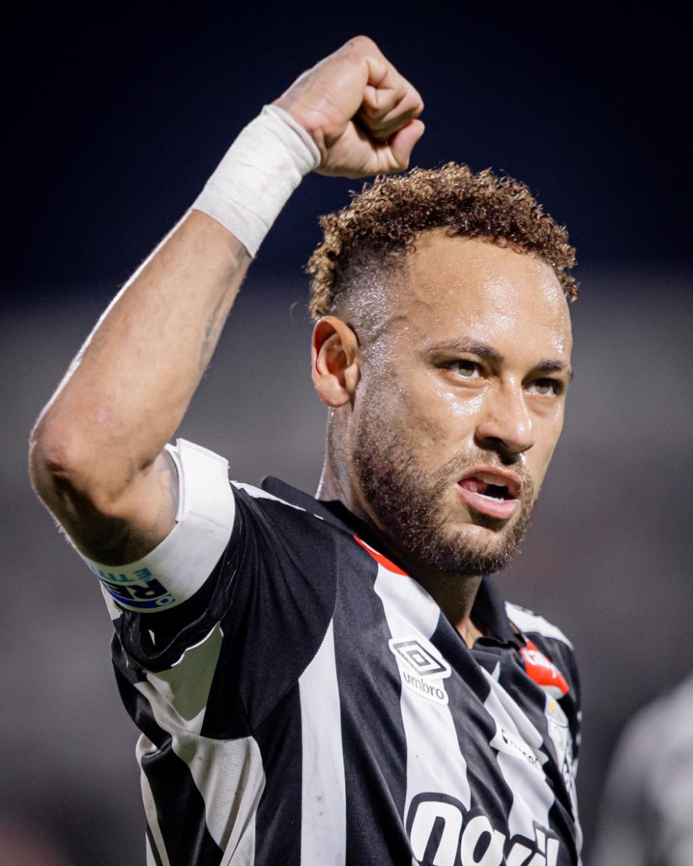 Neymar minimiza desentendimento com companheiro de equipe e afirma que situações assim fazem parte do futebol