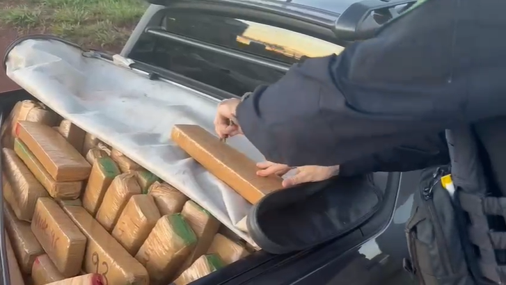 Traficante com extensa ficha criminal é preso com 800 kg de maconha após fuga na BR-153