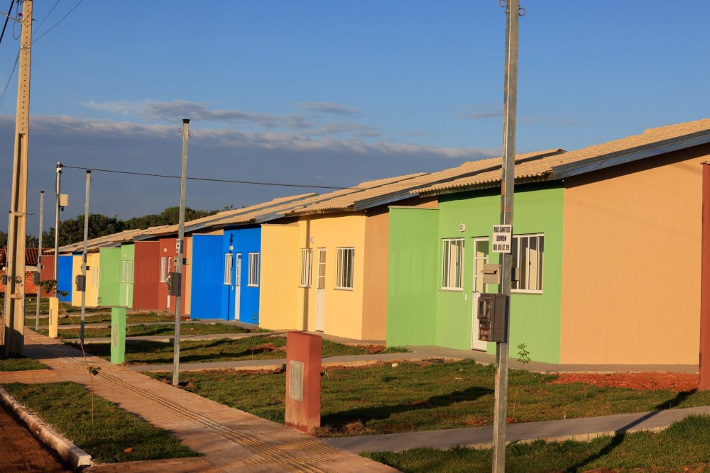 Caiado entrega 42 casas a custo zero em Bela Vista de Goiás