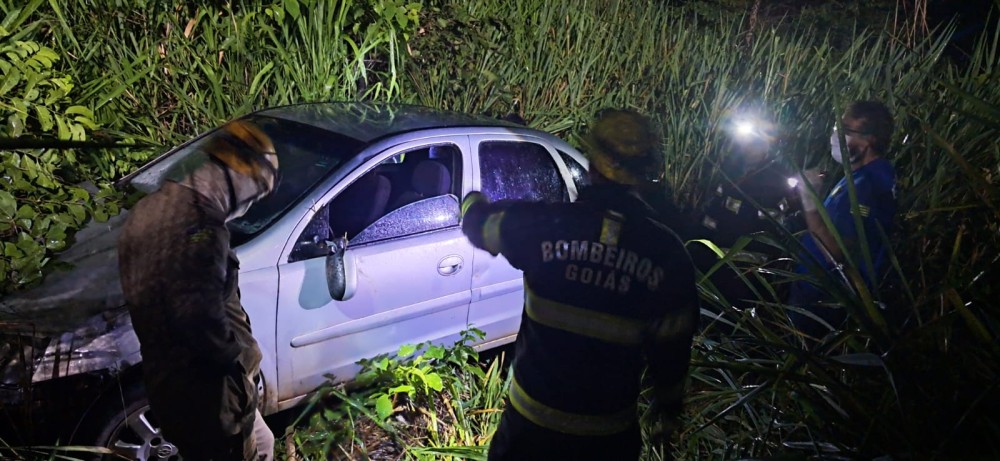 Bombeiros em Posse realizam resgate de corpo em precipício na GO-446
