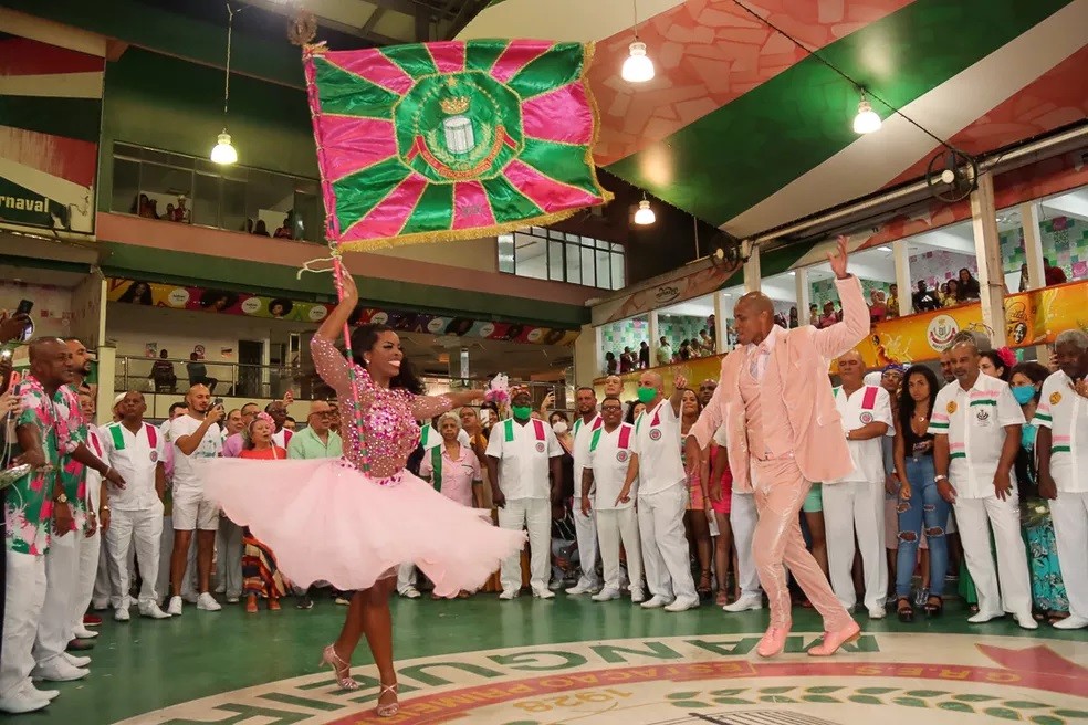 Carnaval 2023: roteiro para curtir os ensaios abertos de 6 escolas de samba, em São Paulo e no Rio