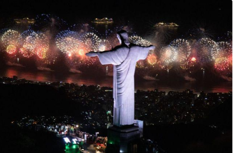 Prefeitura do RJ divulga atrações para Réveillon 2024 em Copacabana